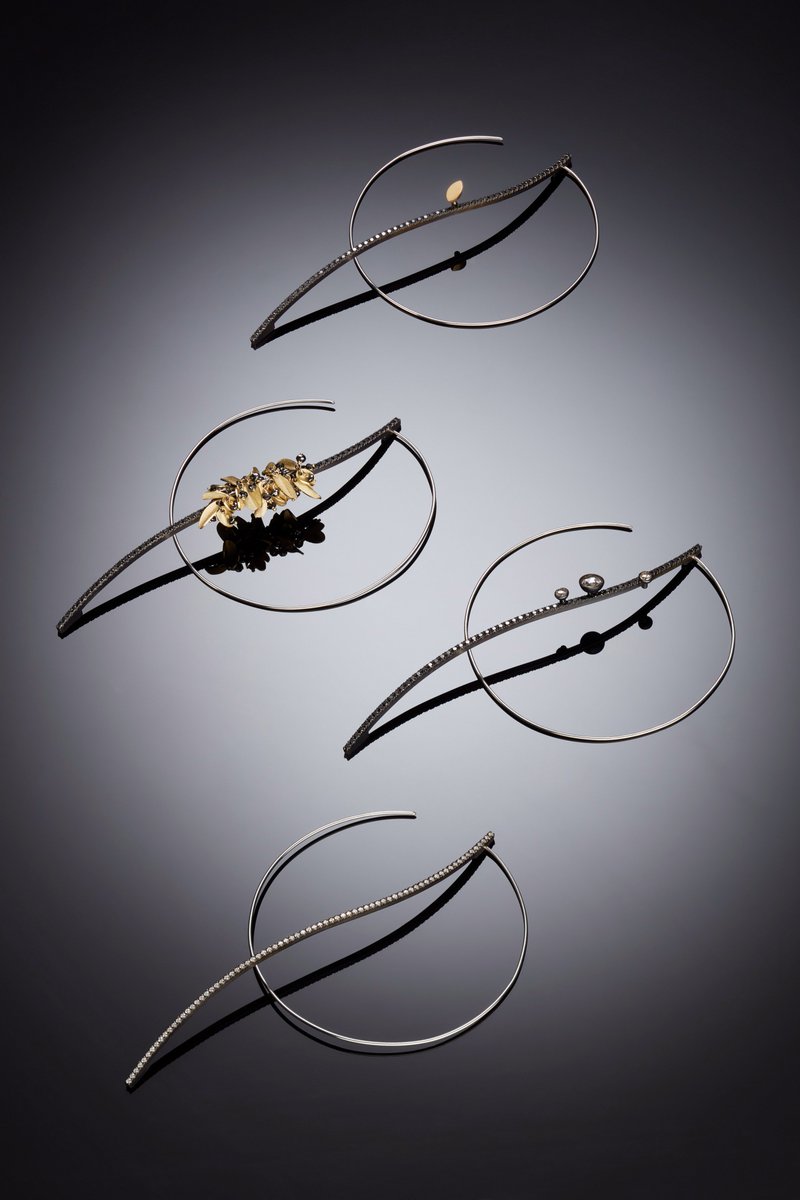 .<a href="/SoniaCheadleLDN/">Sonia Cheadle London</a> awarded Best New Design Award: Week Two <a href="/GoldsmithsCo/">The Goldsmiths' Company</a>'s #GoldsmithsFair for her gold + black diamond Four Seasons Brooches
