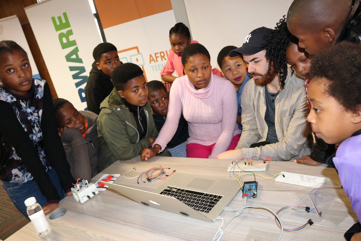 ILAF_Foundation's tweet image. @keanlaurens from I-AM Media facilitating session on robotics @africateengeeks @SasolSA @unisa #festivalofcode
