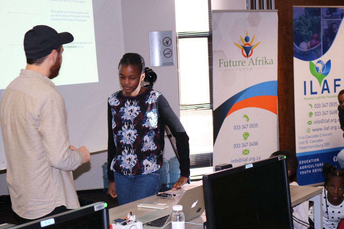 ILAF_Foundation's tweet image. @keanlaurens from I-AM Media facilitating session on robotics @africateengeeks @SasolSA @unisa #festivalofcode