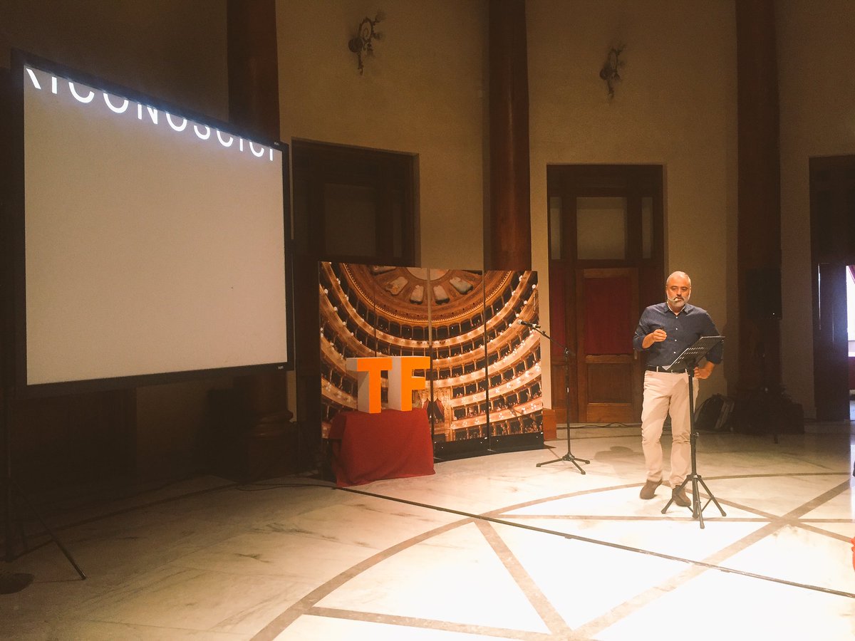 AgenziaGioventu's tweet photo. Ora c'è il talk di @miguelbelletti per "riconosciche'? Riconoscere, riconoscersi, farsi riconoscere.." #TFtalk17 https://t.co/lLnCD3aaZN