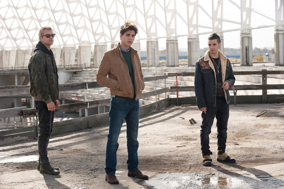 netflixvision's tweet photo. Roma puede ser administrada pero nunca tiene dueño.  Suburra (T1) ya disponible en Netflix https://t.co/K9UNWfggtQ https://t.co/EzE82JQ2K9