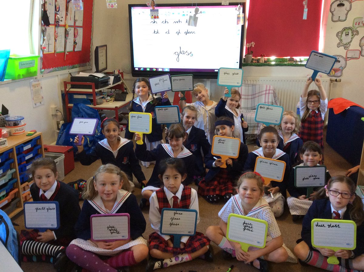 THSch_PrePrep's tweet photo. Handwriting practice with our "show me" boards. #thprep #thy2 #thks1 https://t.co/vJUXqh092q