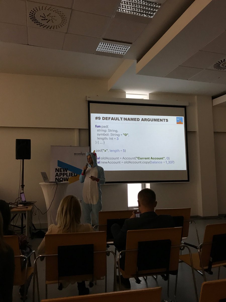 danielrezny's tweet image. Animals on #Openslava2017 #Lightingtalks