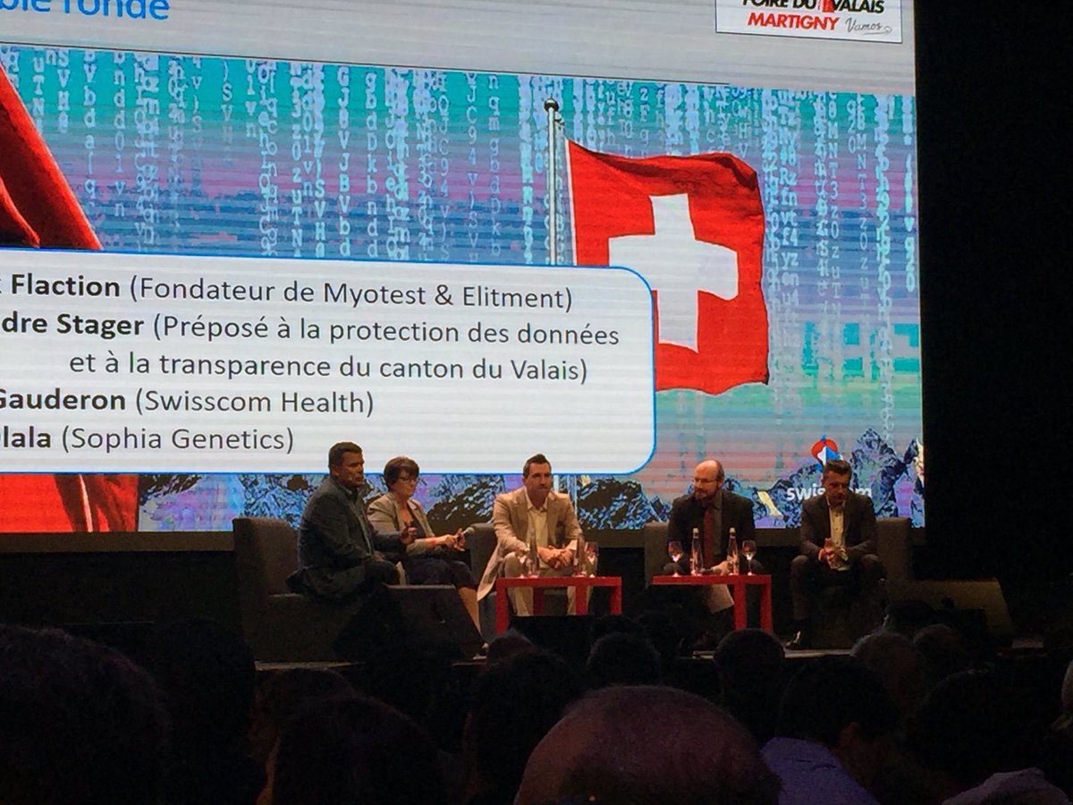 granitsahiti's tweet photo. La numérisation des données, la table ronde. #JDCom17 #swisscomHealth #Swisscom https://t.co/zUqjKroeu4