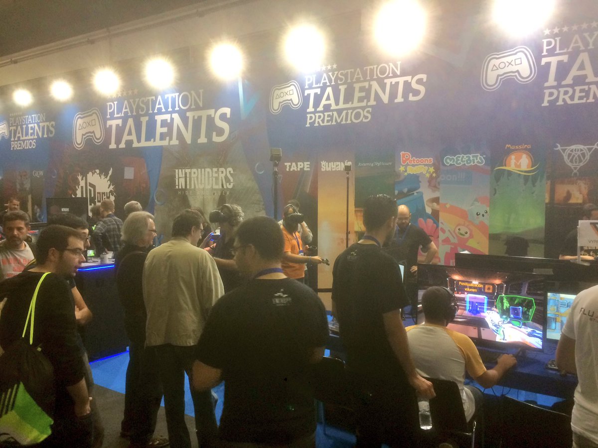entropygames_'s tweet photo. Día 2 de la @BCNGamesWorld !! Venid a jugar a #Element0 !! Estamos sorteando camisetas!! https://t.co/AD1zuXbQCA