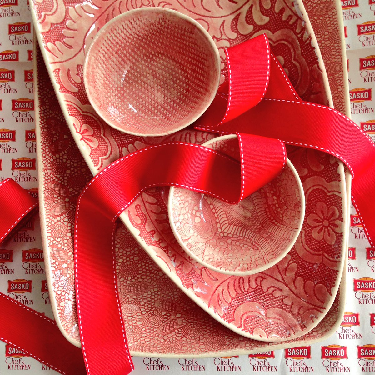 kateliquorish's tweet photo. Talk about being spoilt rotten! Thank you @SaskoSA for the exquisite #wonkiware and @LeCreusetSA - going to have to make something special! https://t.co/zDhYSRDk7N