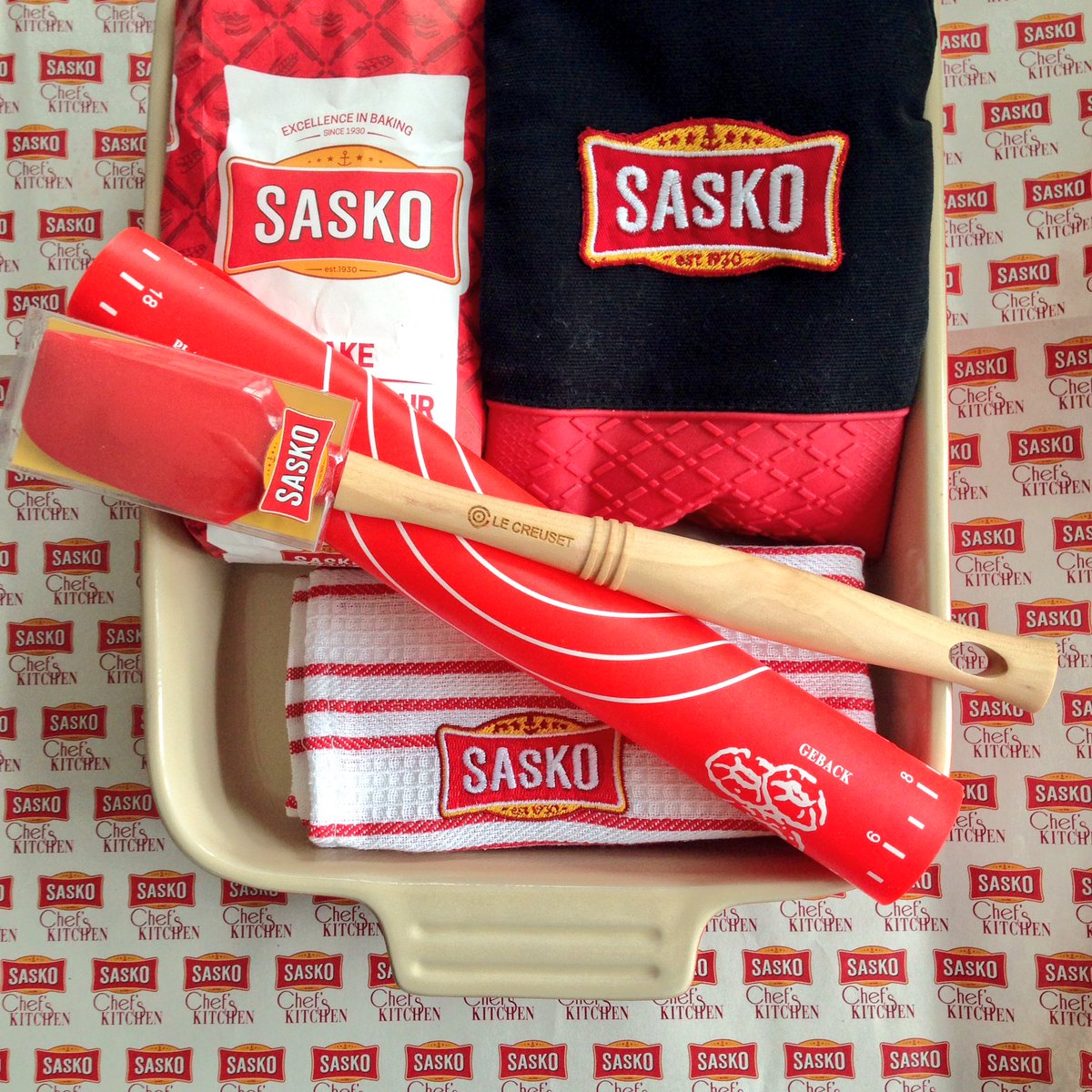 kateliquorish's tweet photo. Talk about being spoilt rotten! Thank you @SaskoSA for the exquisite #wonkiware and @LeCreusetSA - going to have to make something special! https://t.co/zDhYSRDk7N