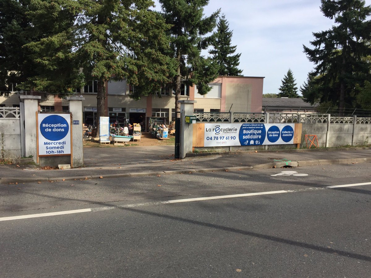 Une nouvelle enseigne : on l'a fait! O:) merci à notre imprimeur di-signprint.jimdo.com