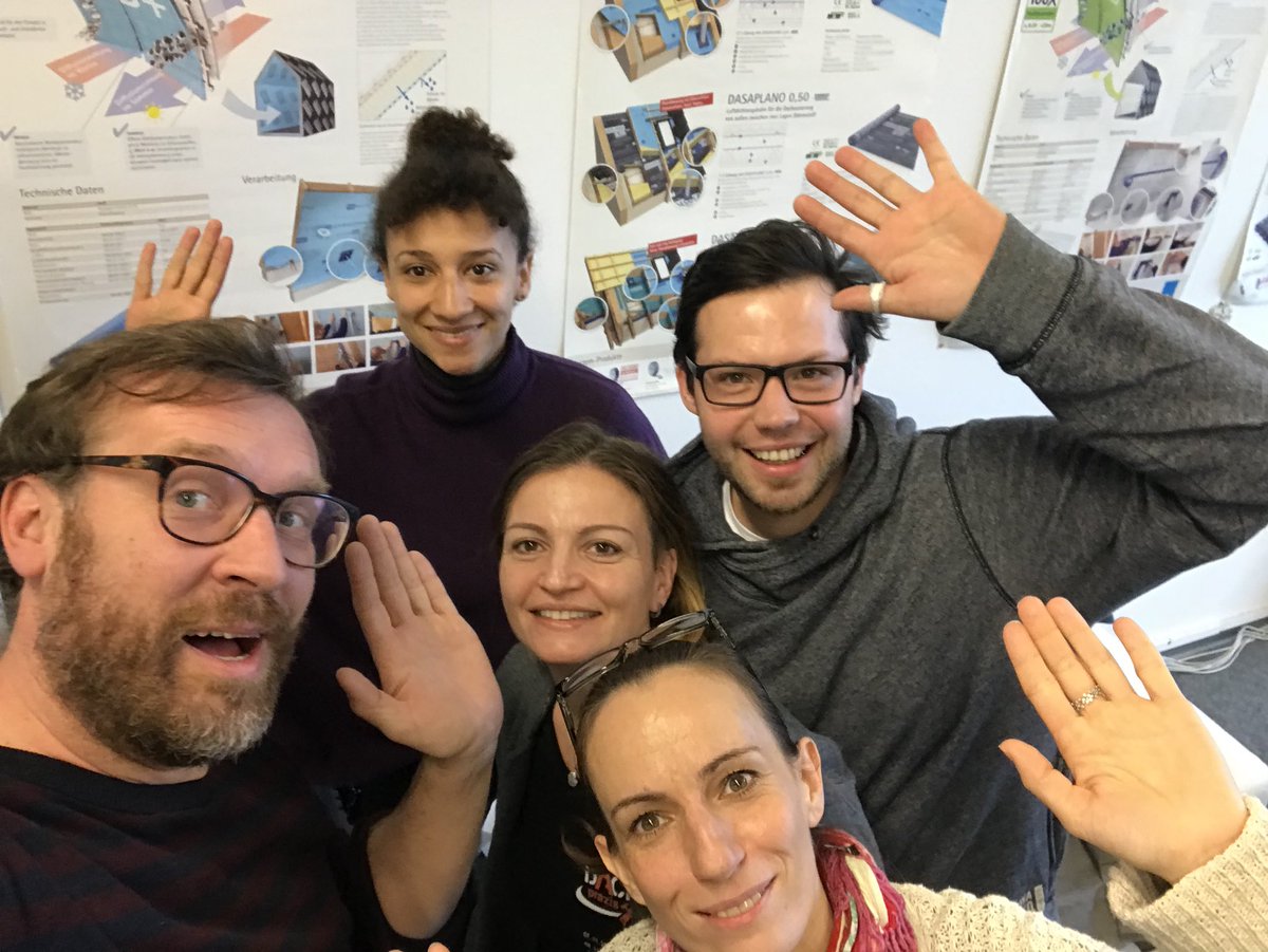 connylaessing's tweet photo. Überraschungsbesuch bei den Berliner Kollegen @proclimaDE #orkan #keinzug #Bahnverkehr #ichwillheim https://t.co/5RfXitCPNX