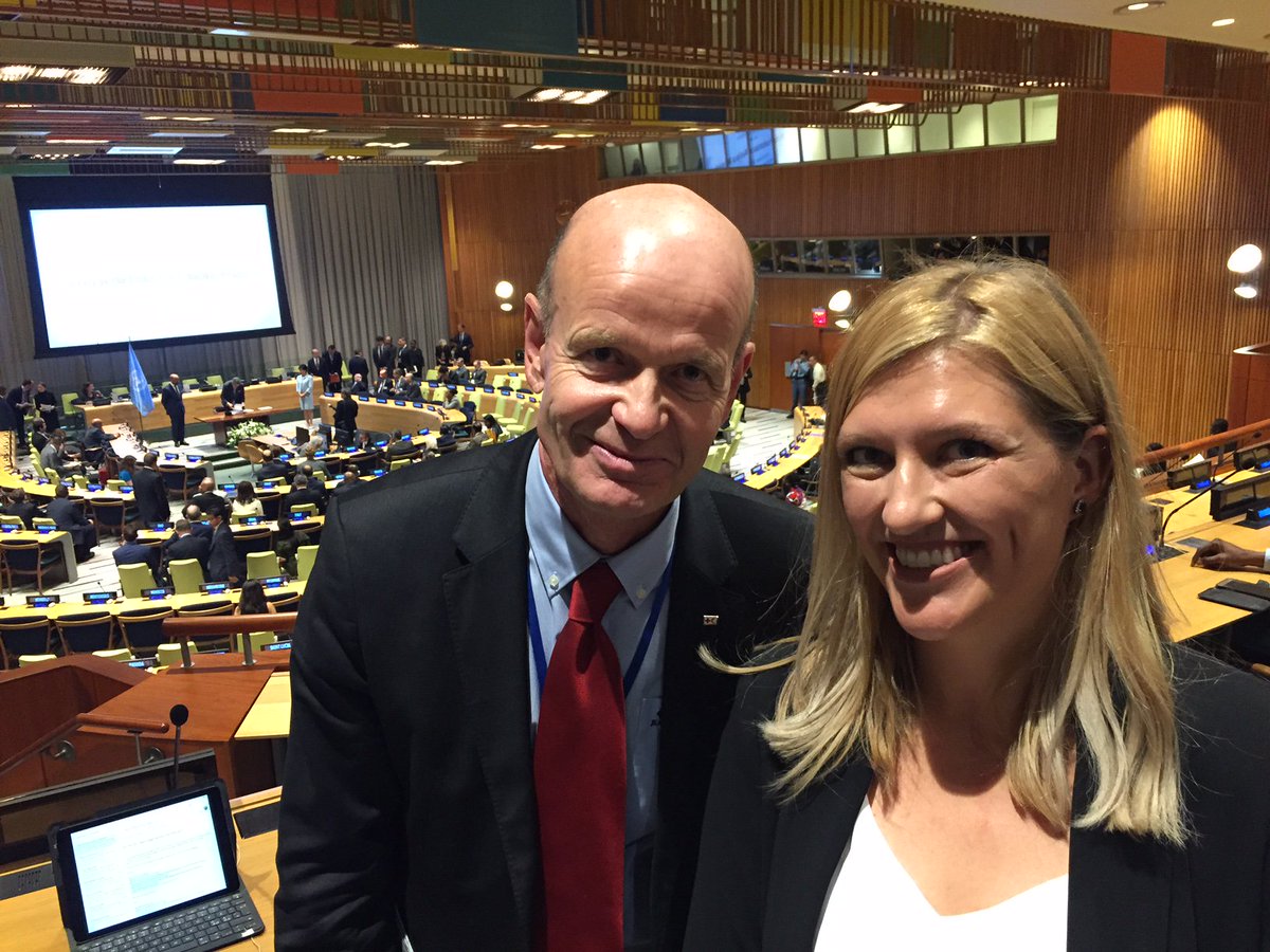 Røde Kors gratulerer <a href="/nuclearban/">ICAN</a> @ICAN_Norge med Nobels Fredspris. - ICAN er en verdig vinner av <a href="/NobelPrize/">The Nobel Prize</a>, sier <a href="/SvenMollekleiv/">Sven Mollekleiv</a>