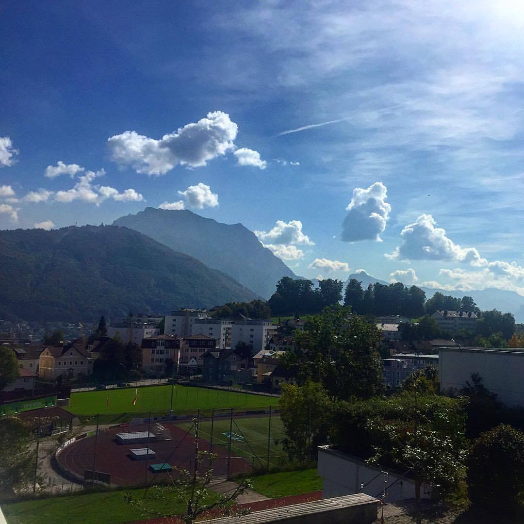 ETTC_Austria's tweet photo. The first entry today is from Kari who took this stunning photo in @gmunden which is located in the @Salzkammergut! #Austria #TEFL #Travel https://t.co/k30btAZX4l