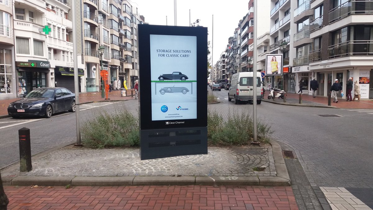 Vincent_RDL's tweet photo. RDL-autoliften en Strobbe Mobility-parkeersystemen in het straatbeeld van Knokke-Heist aanwezig nav. de Zoute Grand Prix 2017 https://t.co/PFP8GzvNFI