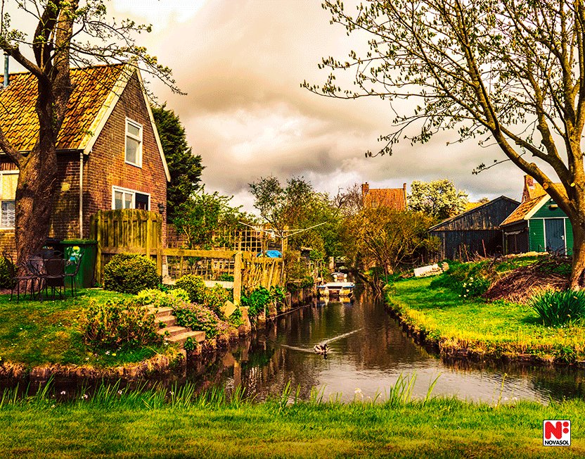 Bekijk nu onze herfstaanbiedingen in Overijssel. Een heerlijke tijd om er met zijn allen even tussenuit te gaan.  bit.ly/2ks7eQZ