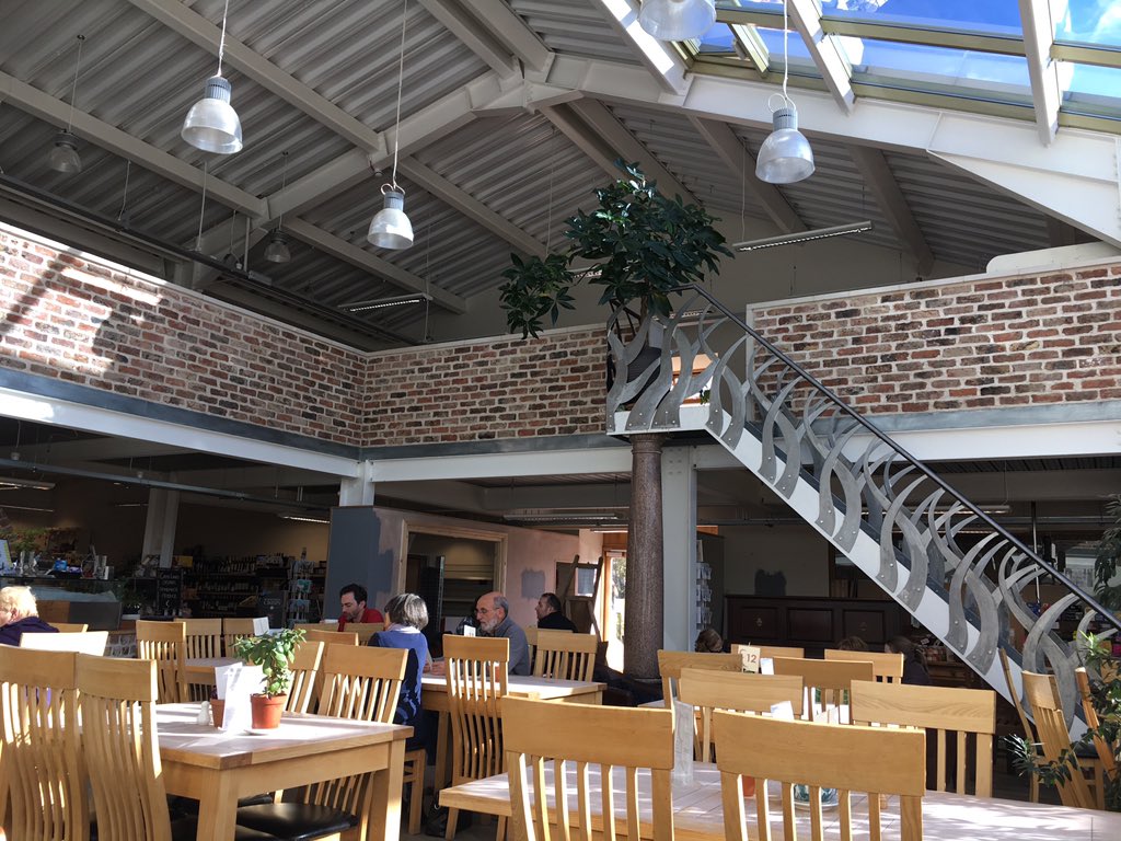 katycatalyst's tweet photo. Working today from the beautiful @CrossLanesFarm and lunch with my Dad #bonus #midwaymeetup #entrepreneurlife https://t.co/hCw6IYY1Ii