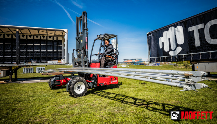 HiabOfficialUK's tweet photo. Hiab #MOFFETT gets more delivered and keeps life moving, unlocking the full potential in our customers' business. https://t.co/71JIKxWPsj https://t.co/Qk5ZwwkBxX