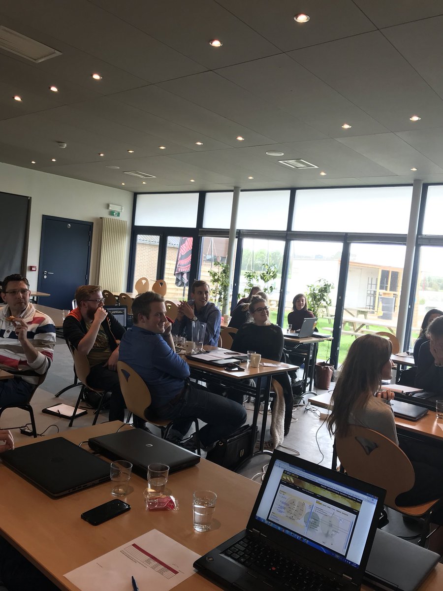 OlivierDaveraet's tweet image. Ready to kick those oranges 😋 during #TheFreshConnection @MooreStephensBE @CMooreBE @CIMCILKI #teambuilding #MSSO