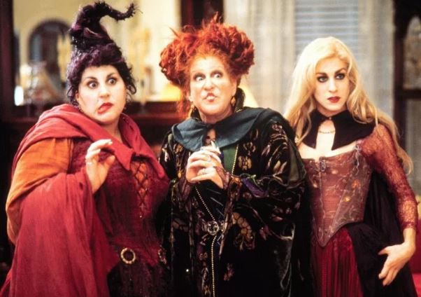 boohoo's tweet photo. A Hocus Pocus TV Remake Is In The Works And We Are SHOOK -
 https://t.co/PLDVCDXlCj #HocusPocusRemake #HocusPocus #boohoo https://t.co/rPDElcSfYd