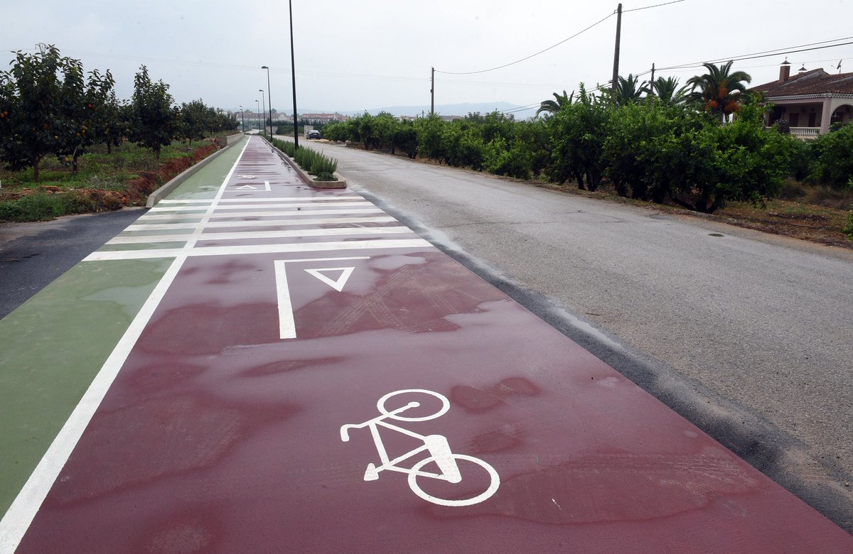 dipvalencia's tweet photo. 👉🏼 La connexió per a vianants i ciclistes entre #Alfarp, #Catadau i #Llombai serà una realitat en 2018 🚴🏼🚴🏼‍♀️🚵🏼‍♀️ https://t.co/Rs0kbf94o9 https://t.co/tylWa7XXfU