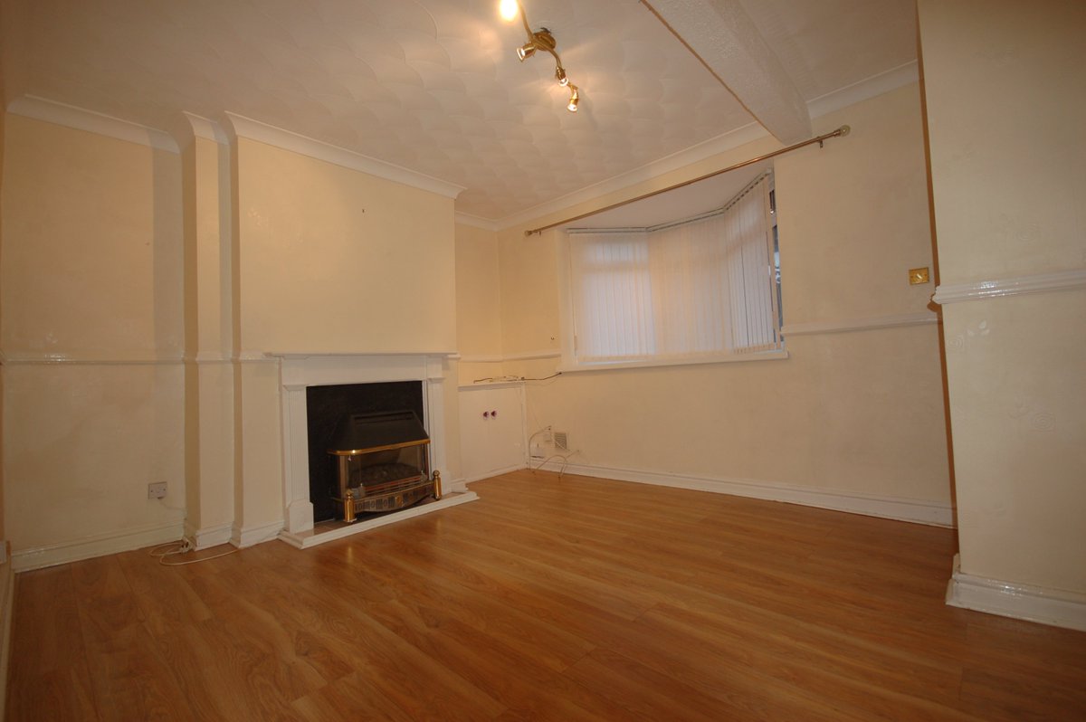 KeystoneBury's tweet image. Healey Avenue, Heywood, Rochdale 2 beds - Semi-Detached - £109,950 - For Sale