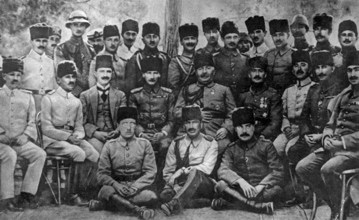 İstanbul’un düşman işgalinden kurtuluşu vesilesiyle, tüm şehit ve gazilerimizi minnetle anıyoruz.
#6Ekim #İstanbulunKurtuluşu