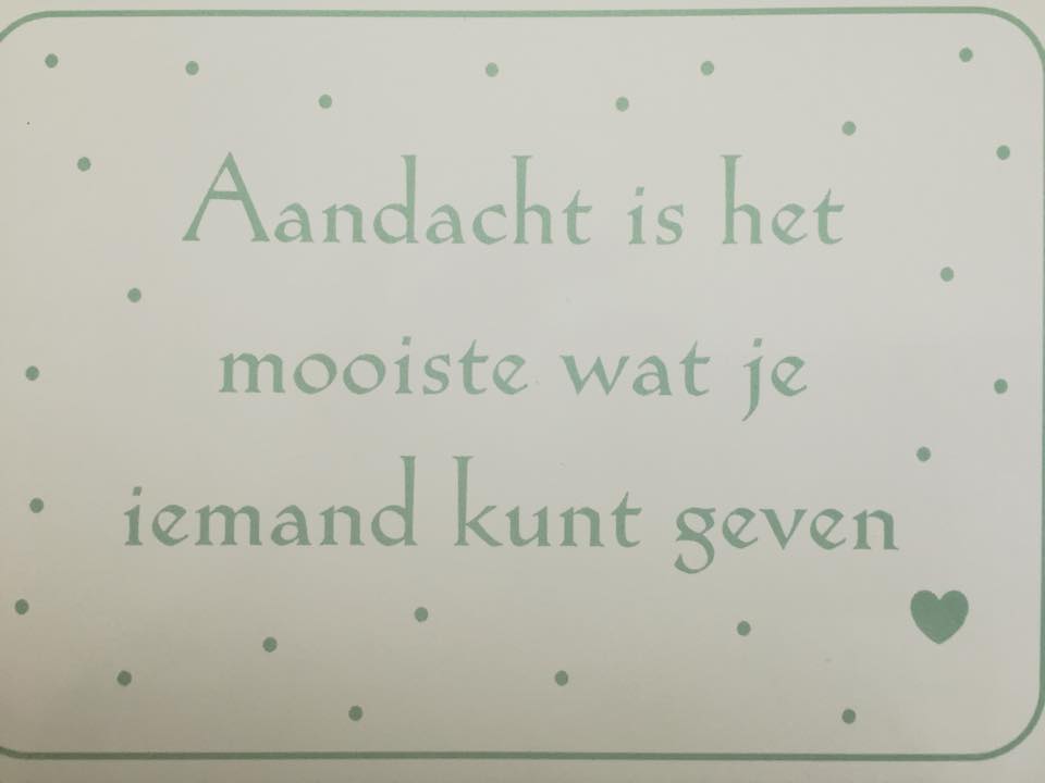 YSecretFriend's tweet image. Vandaag is het Nationale Ouderendag! Bestel iets leuks op yoursecretfriend.nl en wij zorgen voor 3 mooie momentjes van aandacht! #liefde