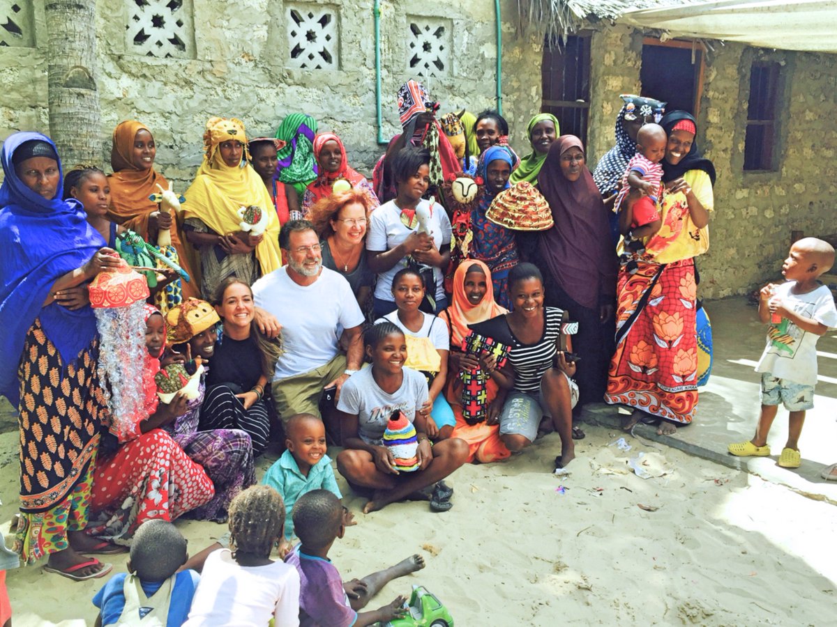 uchceu's tweet photo. #FreeDesignBank Un #proyecto consolidado y reconocido @afrikable @designCEU https://t.co/79PWzQ1Gvy #Solidaridad #Voluntario https://t.co/mrBcf8CC3J