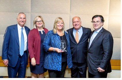 cherylnash2's tweet photo. Proud of the work we are doing to educate &amp; support college students through EIOC. Honored to receive the 'Doing Good' award at #MMI2017AC https://t.co/IEmg76xbeq