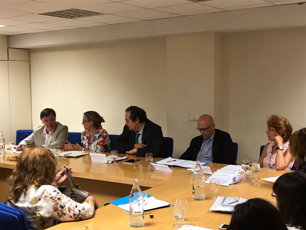Fundae_es's tweet photo. La #Ley30 atiende las necesidades de formación para diseñar nuevas acciones certificables y un catalogo de especialidades renovado #ANCCP https://t.co/EiIluFcL5i