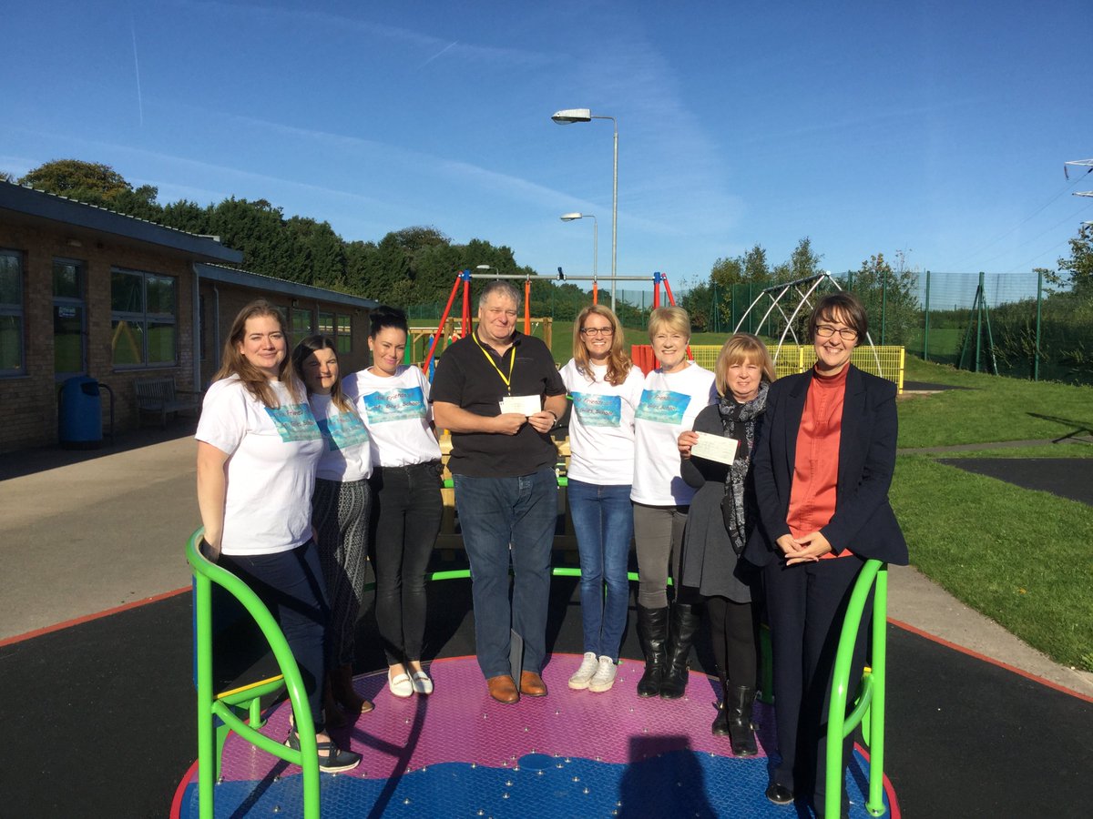 StGilesRetford's tweet photo. Another wonderful donation from one of Beechy's fundraisers! A fab £1900 for FOSG and £665 for school!! Thank you so much!! https://t.co/bFnIEyvYjM