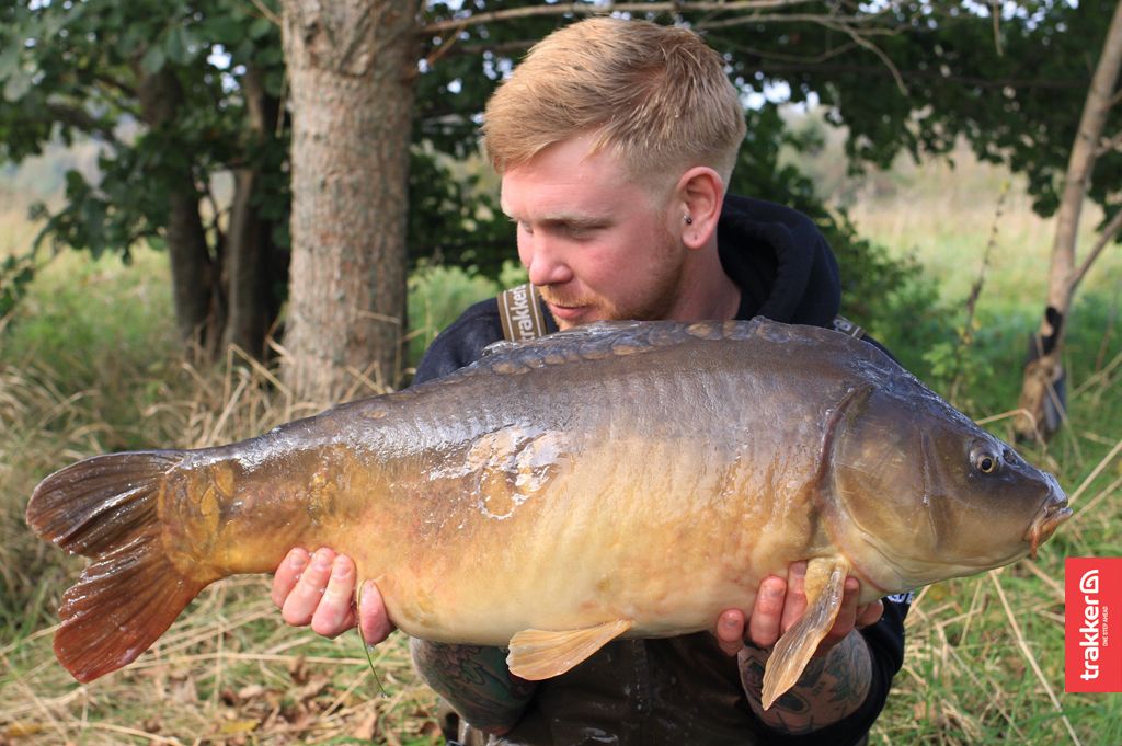 <a href="/DaleMarkTurner/">Dale Turner</a> with a 24lb 8oz mirror from a recent hat-trick of captures during a successful overnighter.

#Trakker #TeamTrakker