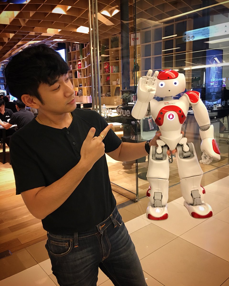 Onk24's tweet image. Meet #Nao and the gang #ROBOTISMINI 🤖ศุกร์ถึงอาทิตย์นี้ที่ #TrueBrandingShopSiamParagon #PaulBakery #TrueRobotics #TrueIoT 🤖🤖🤖