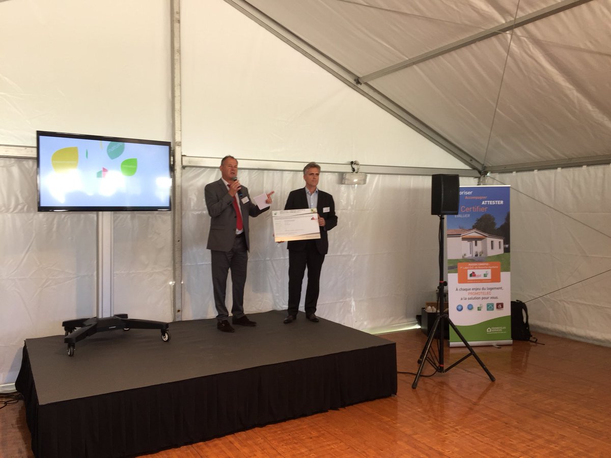 cottineauD's tweet photo. 1er label E+C- de Nouvelle Aquitaine remis officiellement à @igc_maisons. @Promotelec @Prom_Services @LCAFFB https://t.co/mHrZxpwD4Y
