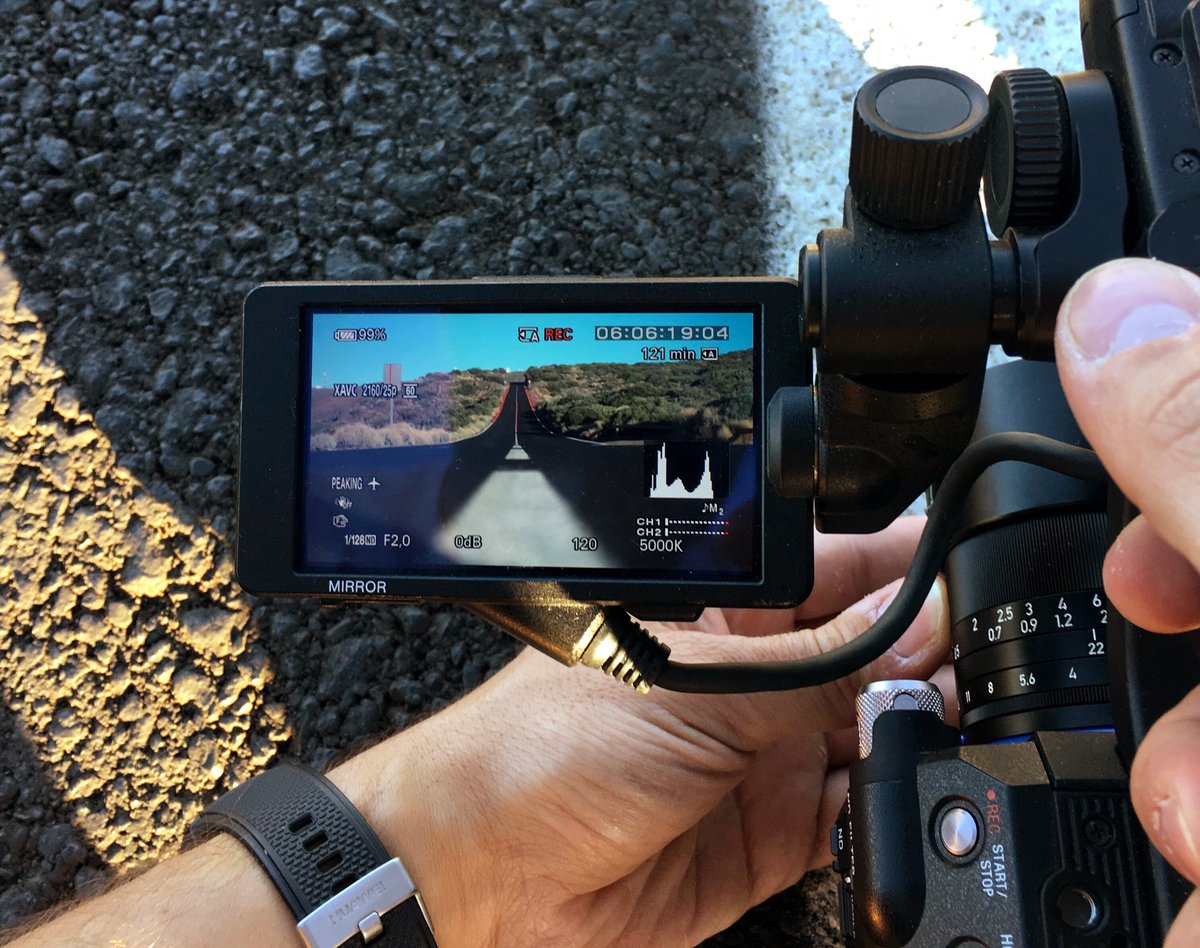 mister_nilson's tweet photo. On the road again... 🎼🎥
#misternilson #misternilsonproducciones #bts #behindthescenes #audiovisual #produccionaudiovisual #exterior https://t.co/gxZ9VzJiWl