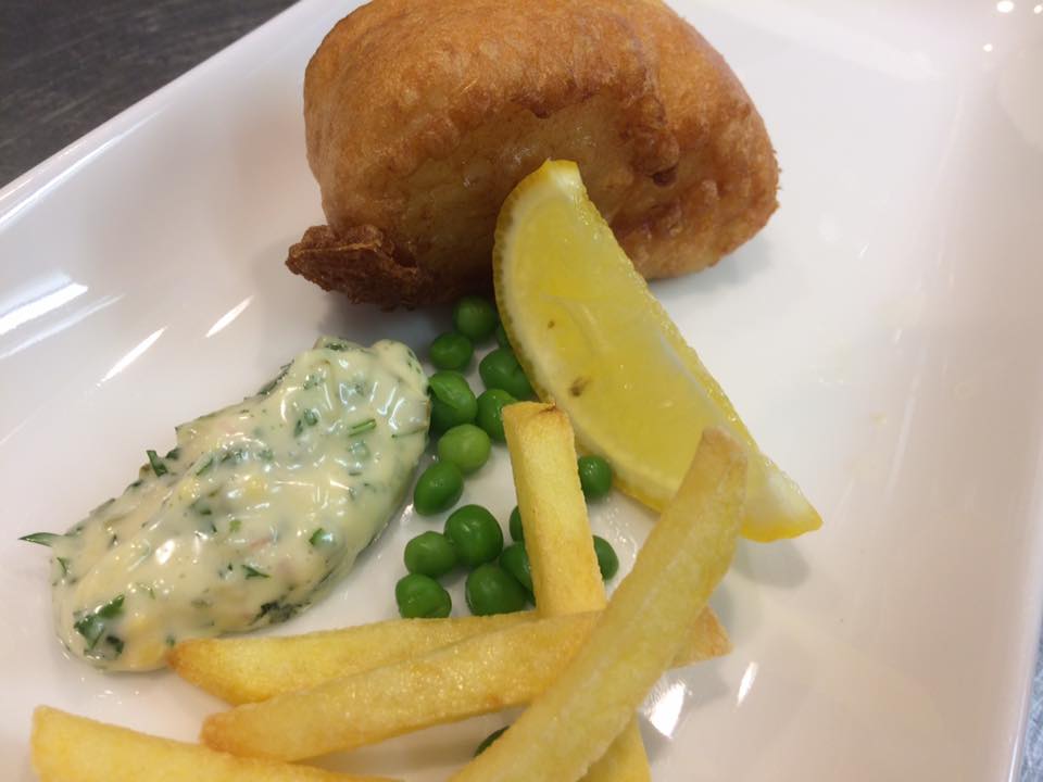 RestaurantLeXIX's tweet photo. Aujourd'hui #fishandchips @cransmontana https://t.co/OsAjSaB1jq