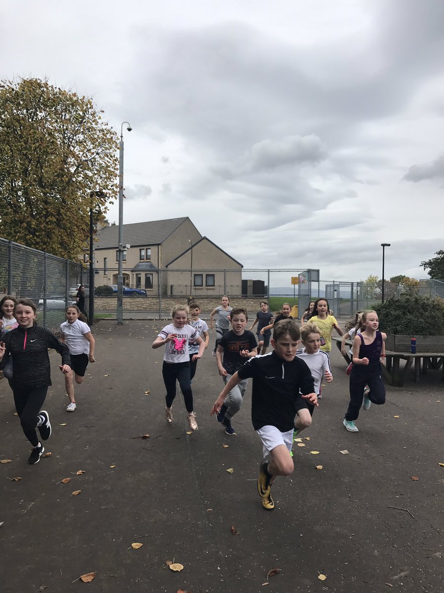 DpRunning's tweet photo. Fantastic effort today. Thank you to our parent helpers and to our Bo'ness academy Young Ambassadors @DeanburnPS @BonessAcademyYA https://t.co/4hAMA1YMdH