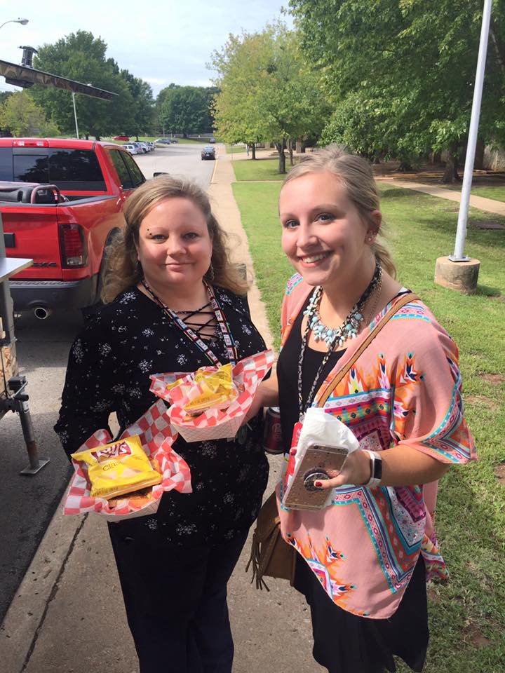 CBMSSandite's tweet photo. Great times yesterday at CBMS! We were delighted to have a food truck come and provide us with delicious sandwiches! Good times! #edsandite https://t.co/Ri44Jrc9je