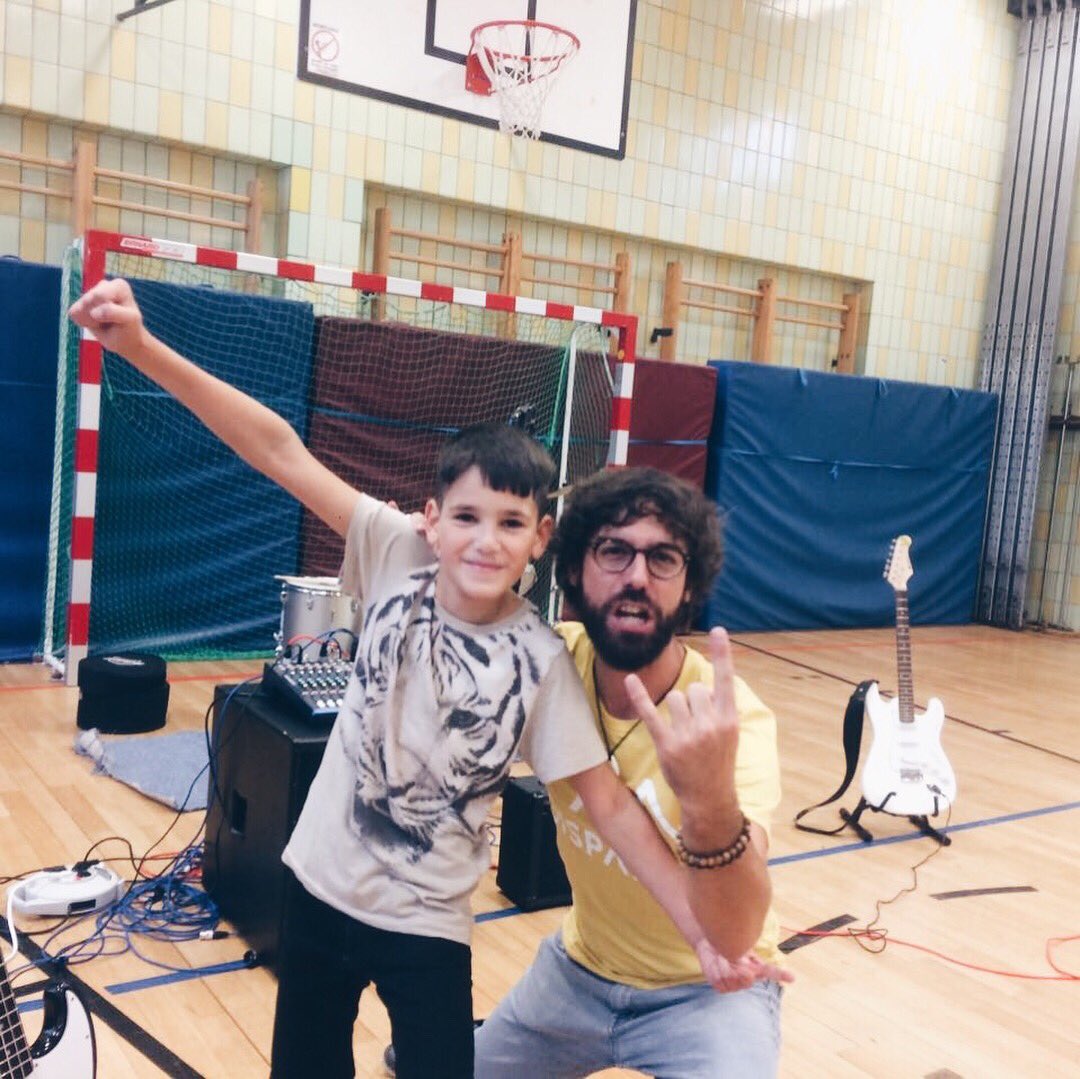 bigbandmethod's tweet photo. Ein paar Bilder von gestern - am Dienstag geht's weiter! Auch dann gibt es wieder Gutscheine zu gewinnen, kommt vorbei! #musik #bigband https://t.co/KuQJfi3Cji