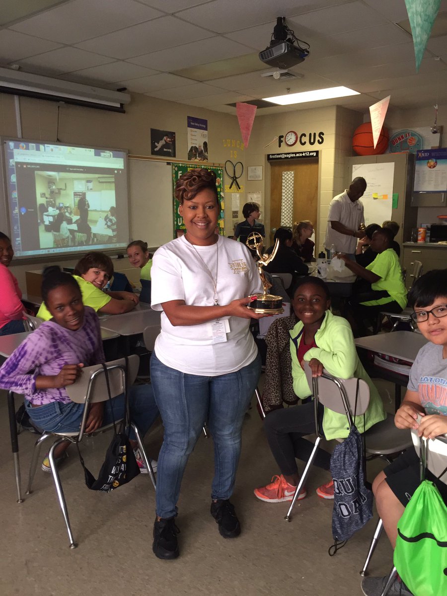 KellyCAIS's tweet photo. Loved having emmy winning videographer Dion Hose visit AIS AVID today! @AthensAIS @MMooreAIS @AVID4College https://t.co/51SjRdAb3J