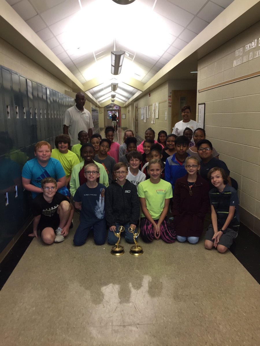 KellyCAIS's tweet photo. Loved having emmy winning videographer Dion Hose visit AIS AVID today! @AthensAIS @MMooreAIS @AVID4College https://t.co/51SjRdAb3J