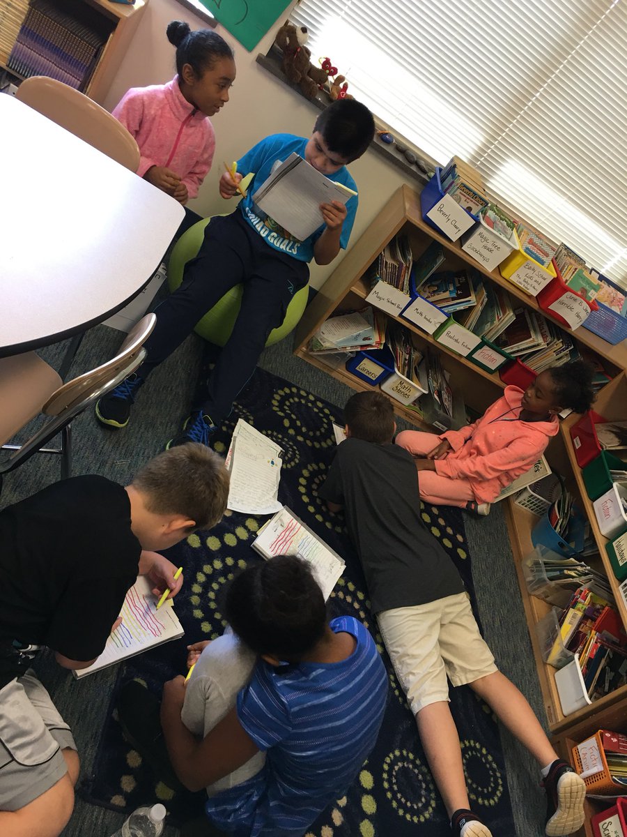 simo_mrs's tweet photo. #peerediting #thirdgrade #AESowltheway https://t.co/h0bkrplJh9