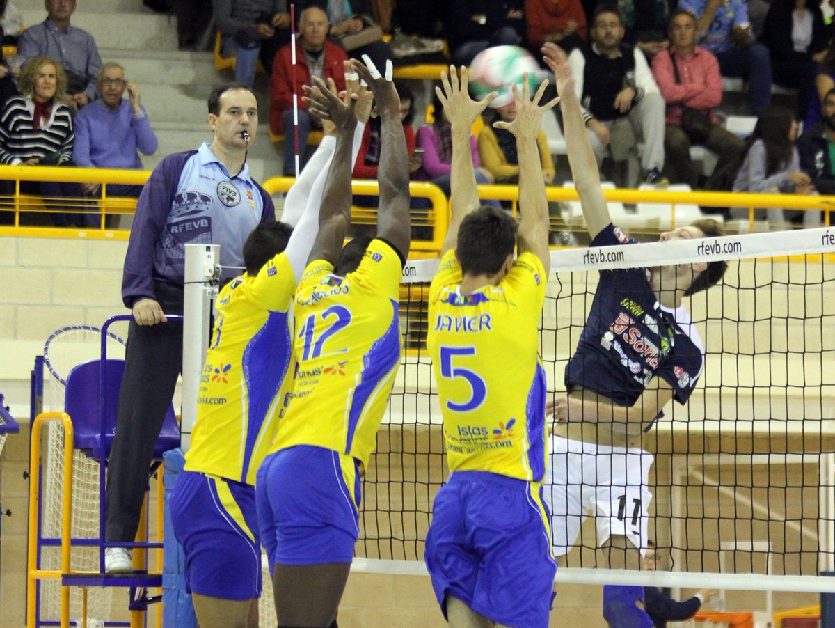 JMoragon9's tweet photo. SABÍAS QUE...
El @cv7islas y el @VoleyTextil jamás han descendido desde que consiguieron la plaza en #SuperligaVoley. https://t.co/5Zw4RlQoBy
