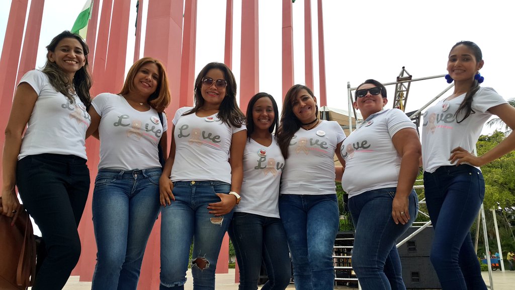 ATLinnovacion's tweet photo. Las @Cacicas, el @COL_EJERCITO y el #GrupoEsperanza presente en la #radioton de la @LigaCancerCesar #ModoRadioton #PlazoletaDeLaGobernacion https://t.co/kZ2FqWmX00