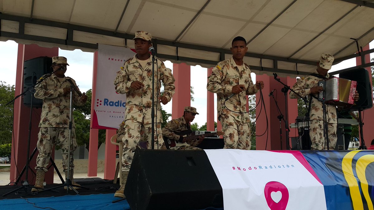 ATLinnovacion's tweet photo. Las @Cacicas, el @COL_EJERCITO y el #GrupoEsperanza presente en la #radioton de la @LigaCancerCesar #ModoRadioton #PlazoletaDeLaGobernacion https://t.co/kZ2FqWmX00