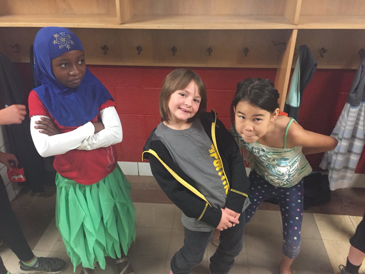 jill_findley's tweet photo. #hoco2017 #kcsdpride #nstarpride #fab4f https://t.co/pldMaLmQAP