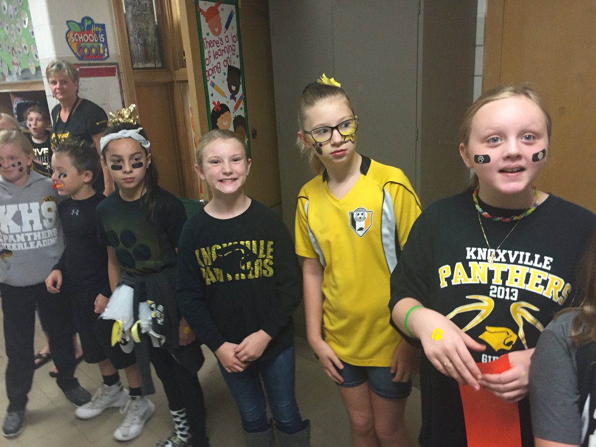 jill_findley's tweet photo. #hoco2017 #kcsdpride #nstarpride #fab4f https://t.co/pldMaLmQAP