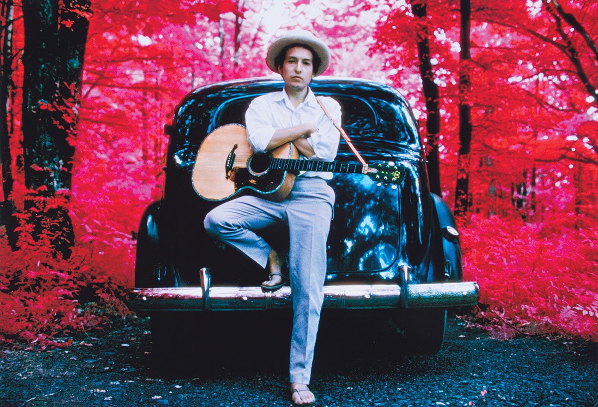 cpw_kingston's tweet photo. Woodstock and Bob Dylan. Still a happy mix. #ElliottLandy #CPWauction https://t.co/l4QYizmSKX https://t.co/ip4zfjHy6d