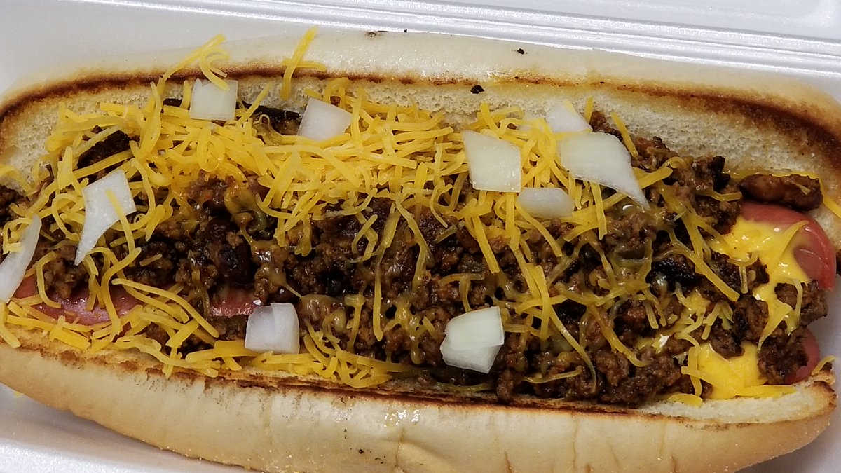 PhillyTimeKC's tweet photo. Chili dog kinda day? https://t.co/2CLlFOQXdb