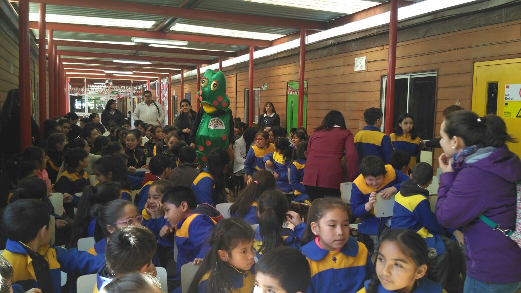 MOPBiobio's tweet photo. En la escuela de #Cosmito la Dir. #ObrasHidráulicas inaugura punto verde de reciclaje como parte del proy. que ejecuta en río Andalien https://t.co/zw7uRppqYn