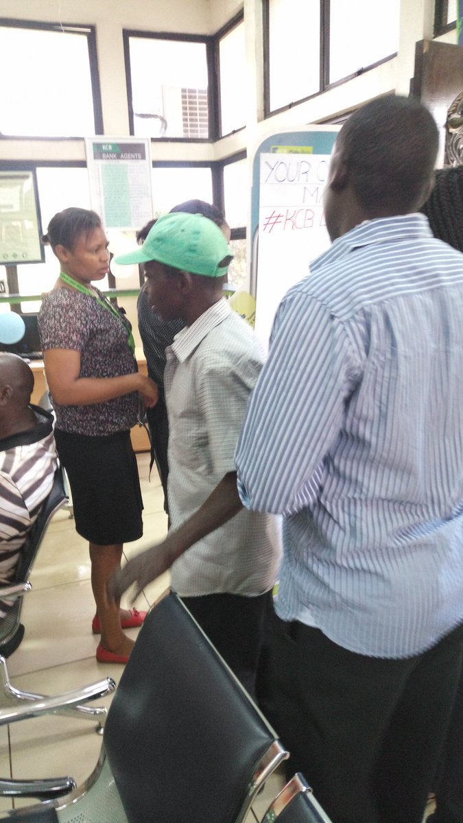 makinikisha's tweet photo. #kcblovesyou @MinAtieno @AdriannaMule Our Great Wall kcb ukunda. Welcoming  our customers https://t.co/vMpvxa581Q