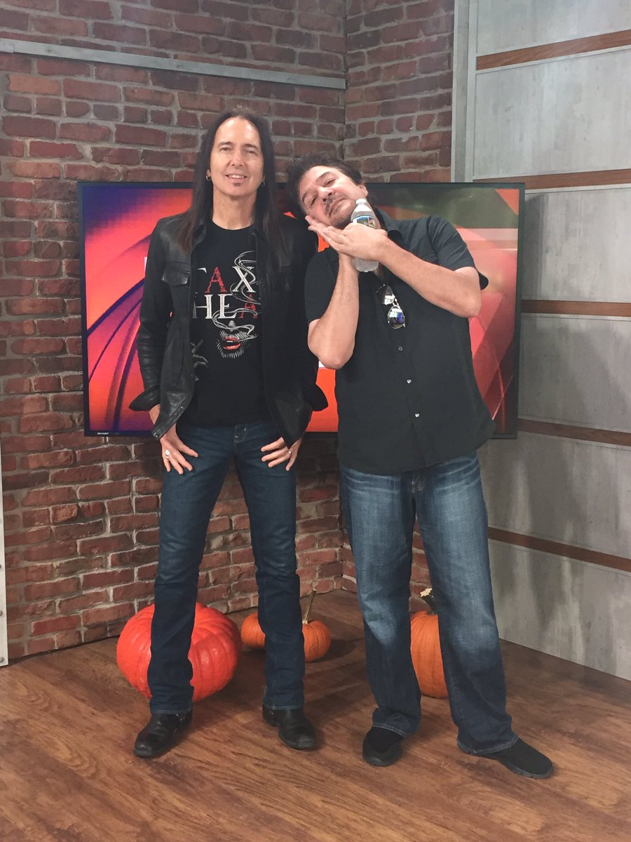 ArizonaOpen's tweet photo. Catch @DamonJOfficial and Jeff Carlisi on @WSPA7 tonight at 7:30pm! #itsallaboutthekids #rocknontherunway https://t.co/lXI3Wfgze4